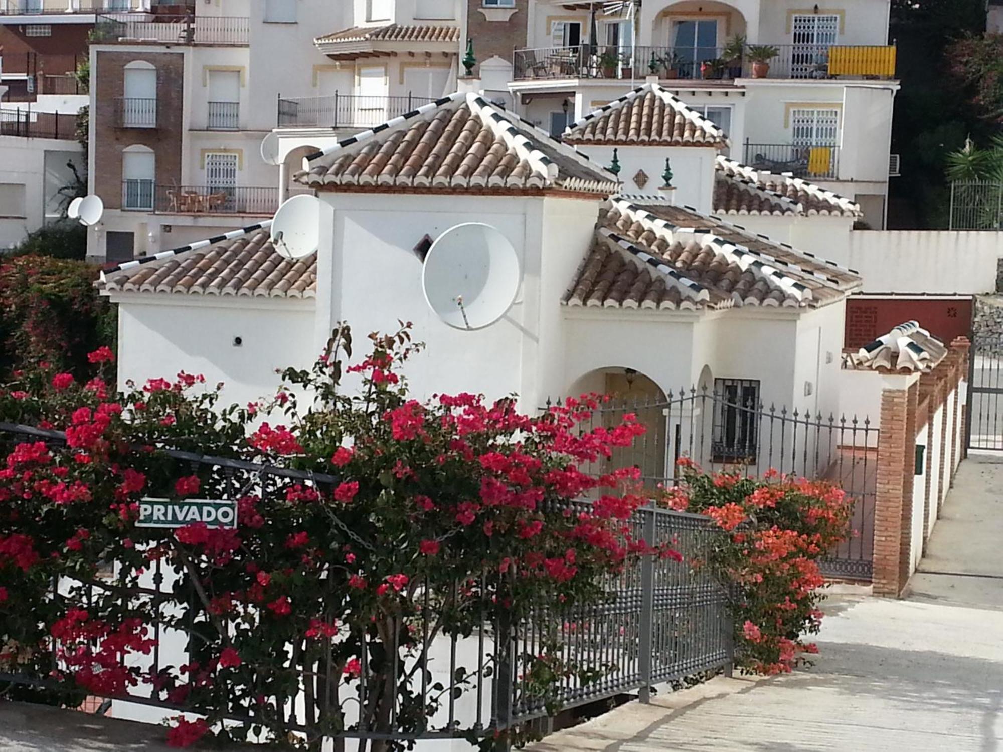5 Bed Family With Pool